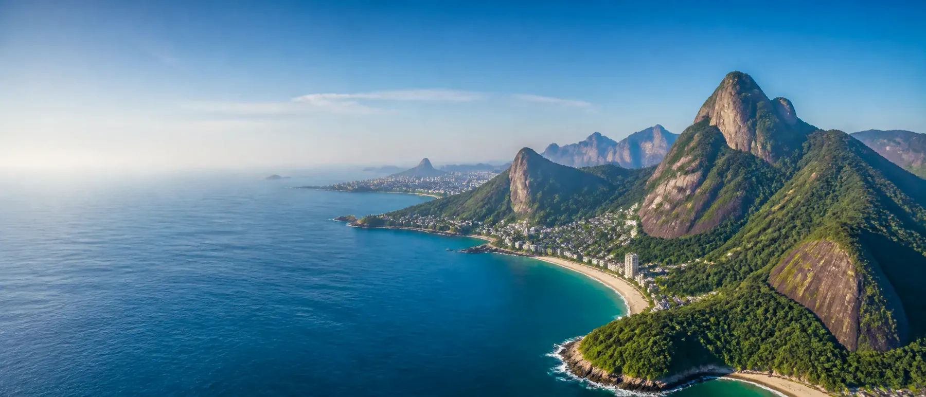 Vista aérea do litoral do Rio de Janeiro